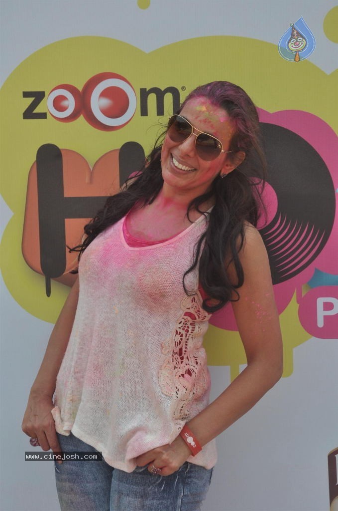Bollywood Celebrities Celebrates Holi - 141 / 178 photos