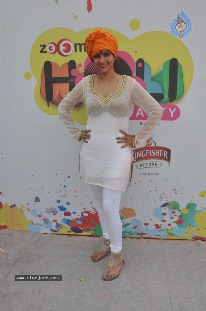 Bollywood Celebrities Celebrates Holi - 149 / 178 photos