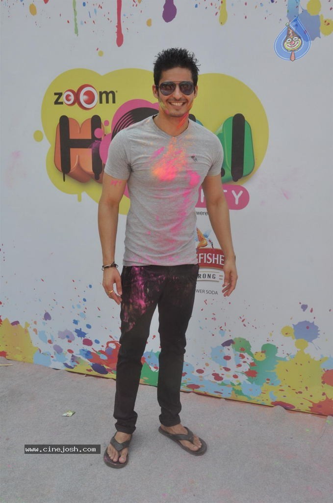 Bollywood Celebrities Celebrates Holi - 150 / 178 photos