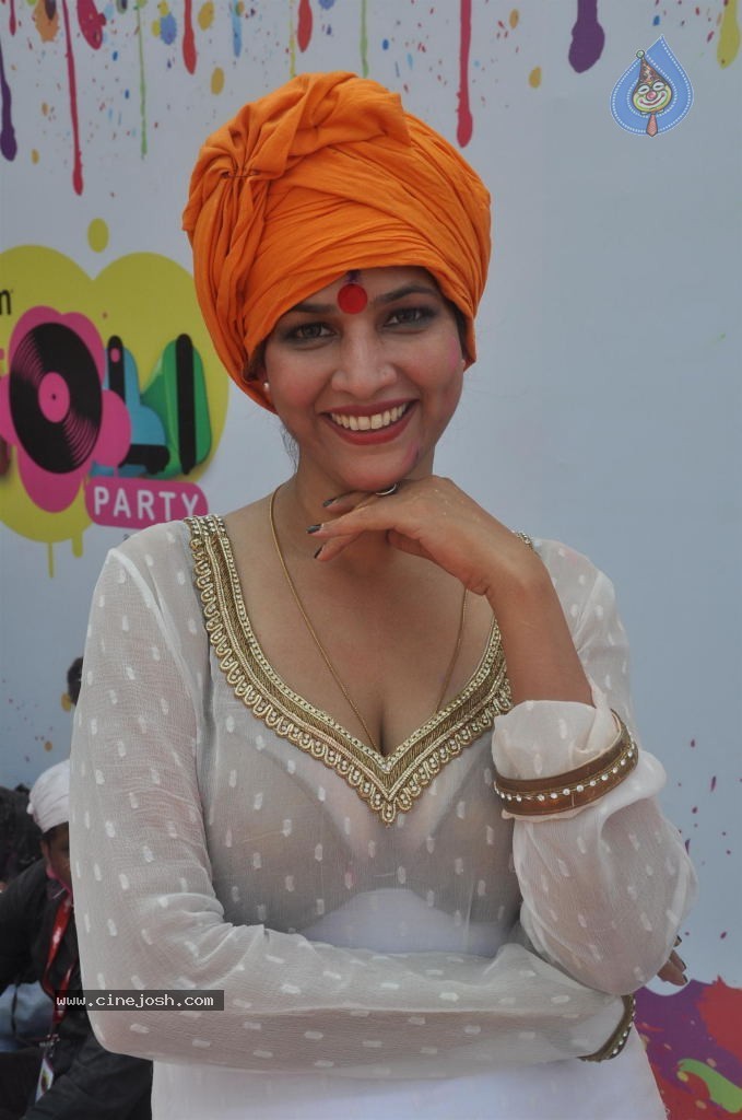 Bollywood Celebrities Celebrates Holi - 154 / 178 photos