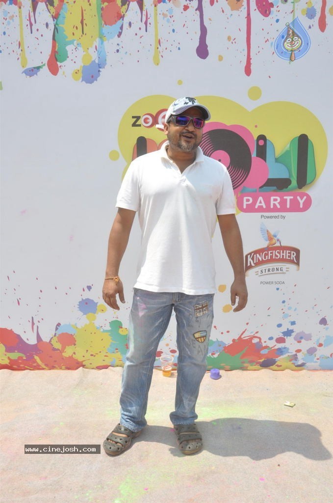 Bollywood Celebrities Celebrates Holi - 157 / 178 photos