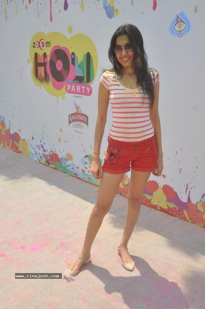 Bollywood Celebrities Celebrates Holi - 159 / 178 photos