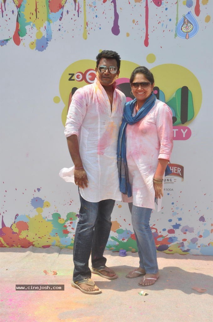Bollywood Celebrities Celebrates Holi - 160 / 178 photos
