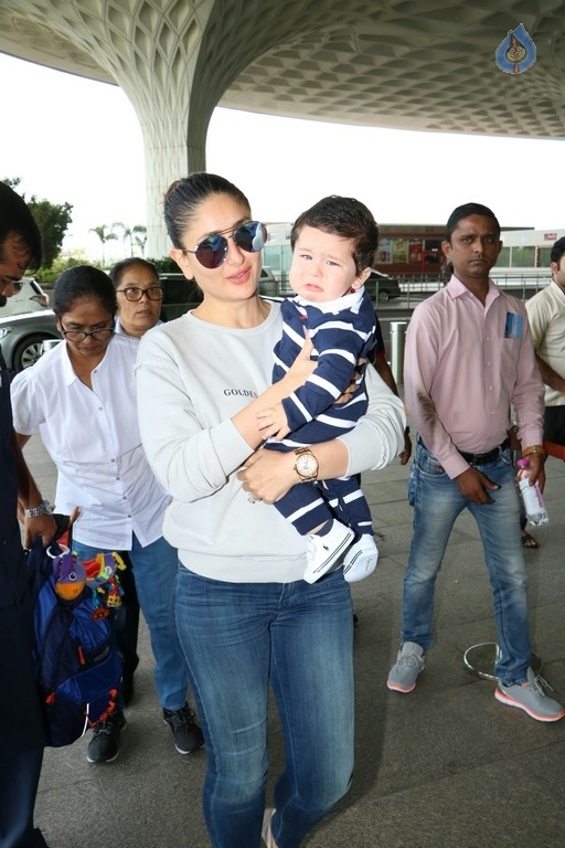 Bollywood Celebrities Spotted at Airport Photos - 21 / 27 photos