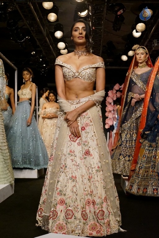 Bollywood Celebrities Walk the Ramp For LFW Winter Festive 2017 - 45 / 55 photos