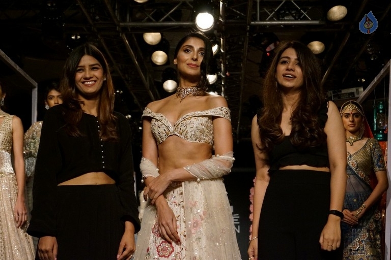 Bollywood Celebrities Walk the Ramp For LFW Winter Festive 2017 - 50 / 55 photos