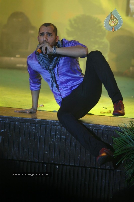 Bollywood Celebs At 16th Lions Gold Awards Function - 59 / 70 photos