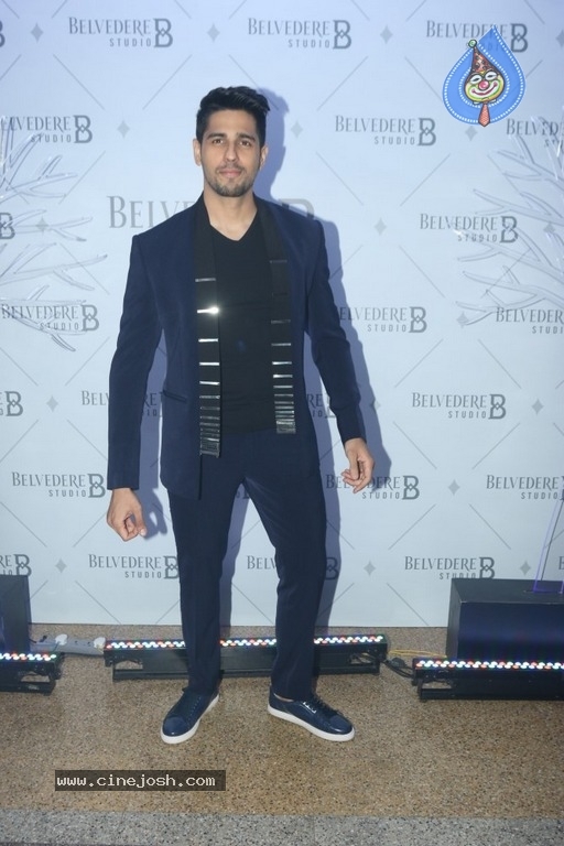 Bollywood Celebs At Belvedere Studio - 10 / 21 photos