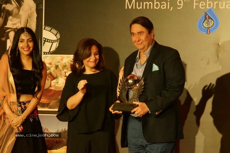 Bollywood celebs At Red Carpet Of Volare Awards 2018 - 4 / 21 photos