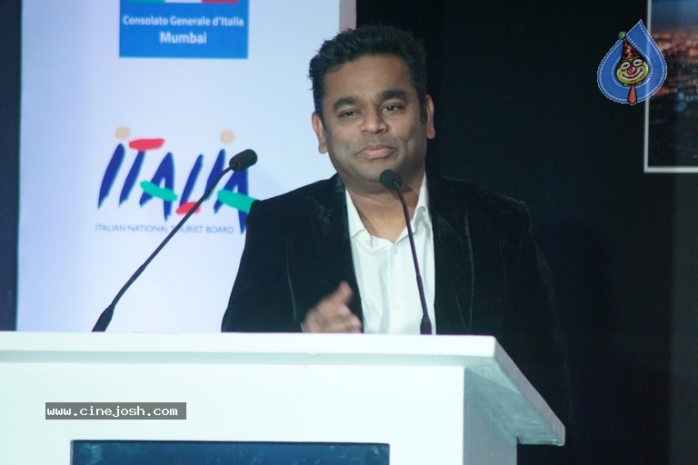 Bollywood celebs At Red Carpet Of Volare Awards 2018 - 21 / 21 photos