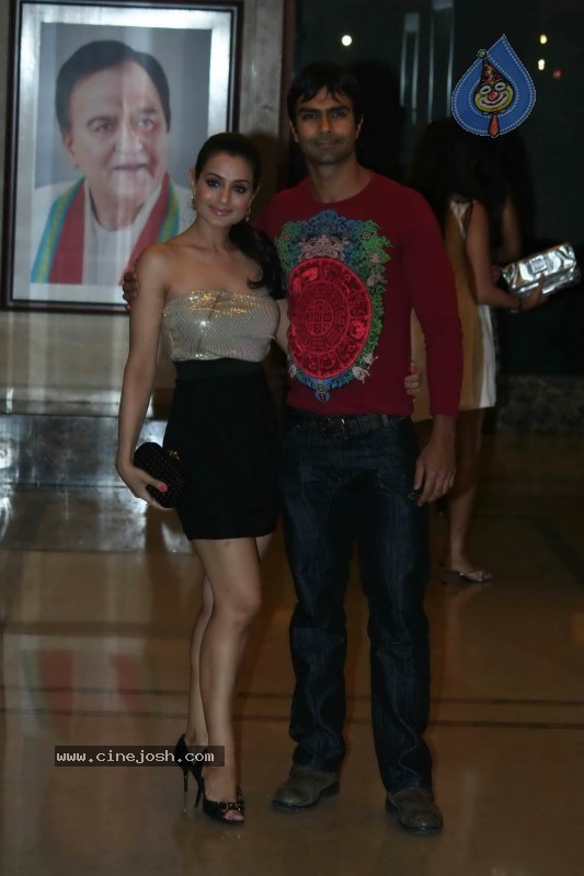 Bollywood Celebs at Sanjay Dutt's Wedding Anniversary Party - 20 / 42 photos