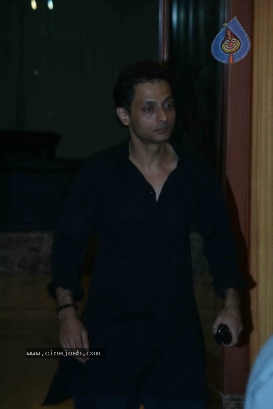 Bollywood Celebs at Sanjay Dutt's Wedding Anniversary Party - 32 / 42 photos