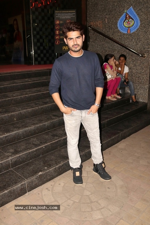 Bollywood Celebs At Special Screening Of Dil Juunglee - 6 / 12 photos