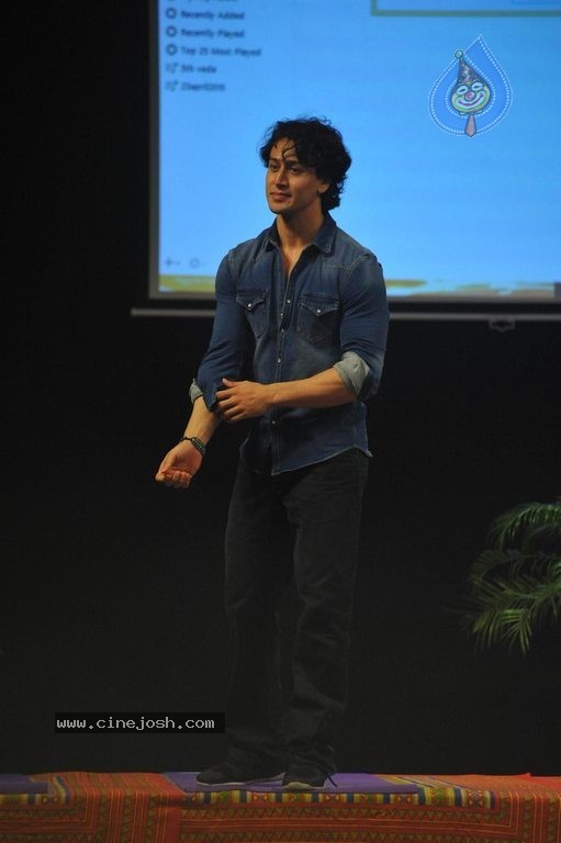 Bollywood Celebs Celebrates International Yoga Day - 5 / 76 photos