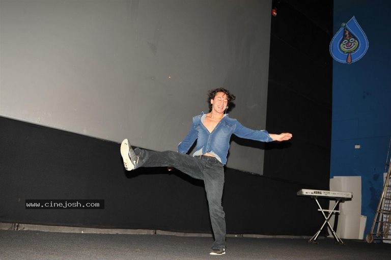 Bollywood Celebs Celebrates International Yoga Day - 72 / 76 photos