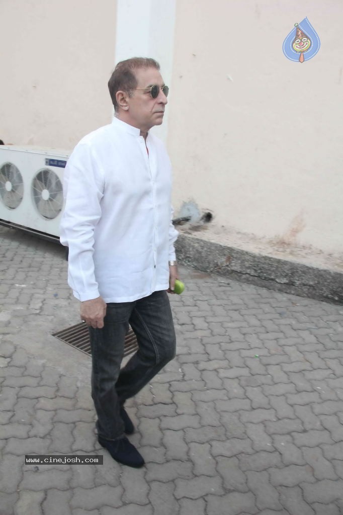 Bollywood Pays Tribute to Dev Anand - 51 / 69 photos