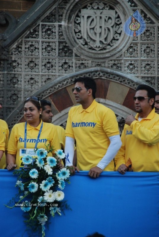 Bollywood Runs For 7th Standard Chartered Mumbai Marathon - 31 / 36 photos