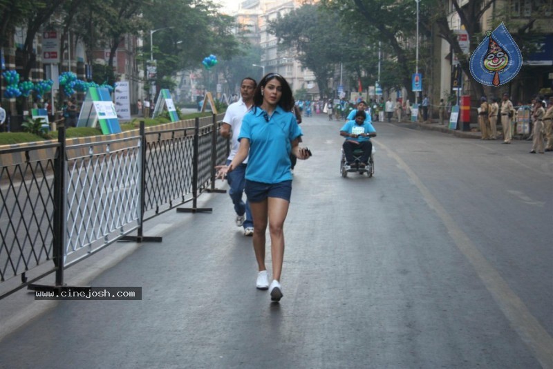 Bollywood Runs For 7th Standard Chartered Mumbai Marathon - 34 / 36 photos