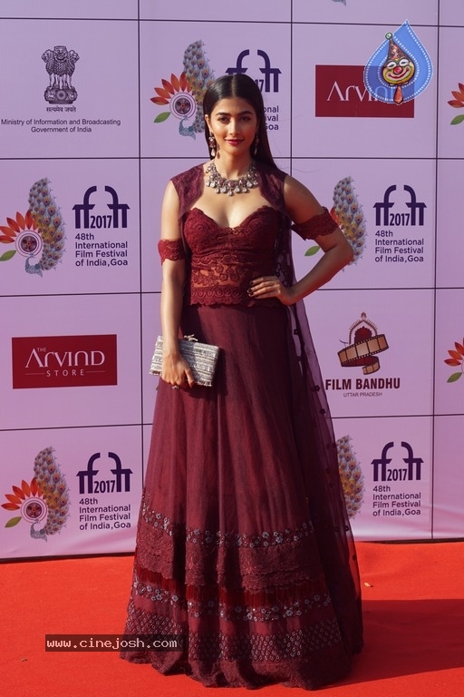 Bollywood Stars At IFFI 2017 Closing Ceremony - 13 / 19 photos