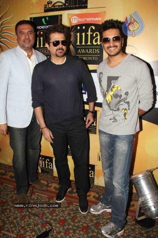 Bollywood Stars at IIFA Press Meet - 19 / 44 photos