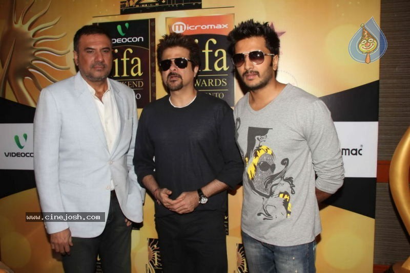 Bollywood Stars at IIFA Press Meet - 36 / 44 photos