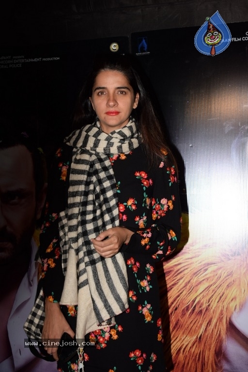 Bollywood Stars At Special Screening Of Kaalakaandi - 10 / 15 photos