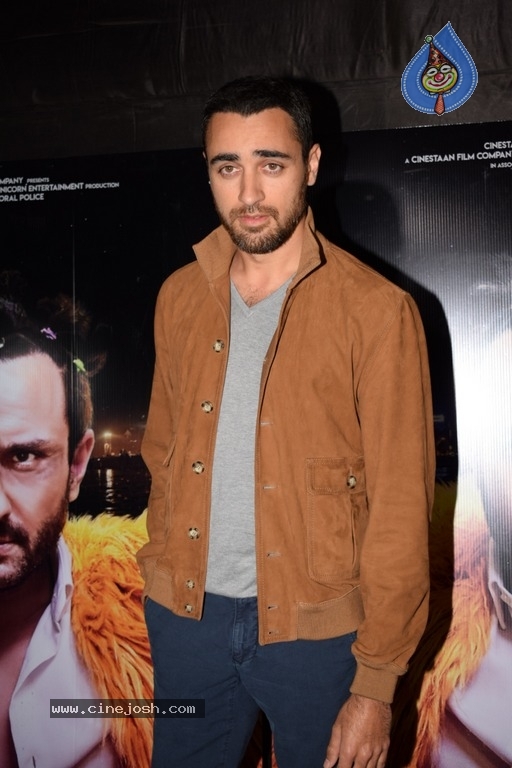 Bollywood Stars At Special Screening Of Kaalakaandi - 11 / 15 photos