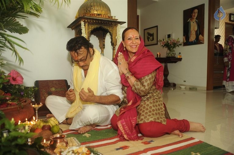 Bollywood Stars Celebrates Ganesh Festival 2015 - 4 / 63 photos