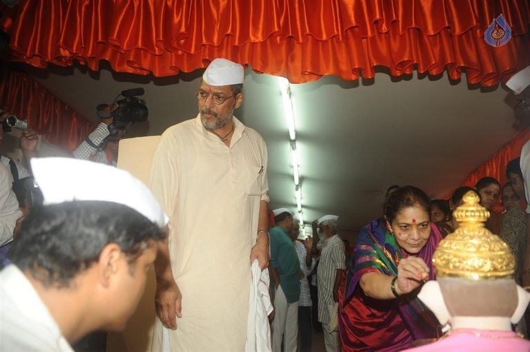 Bollywood Stars Celebrates Ganesh Festival 2015 - 47 / 63 photos