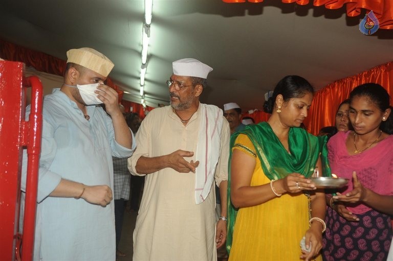 Bollywood Stars Celebrates Ganesh Festival 2015 - 52 / 63 photos