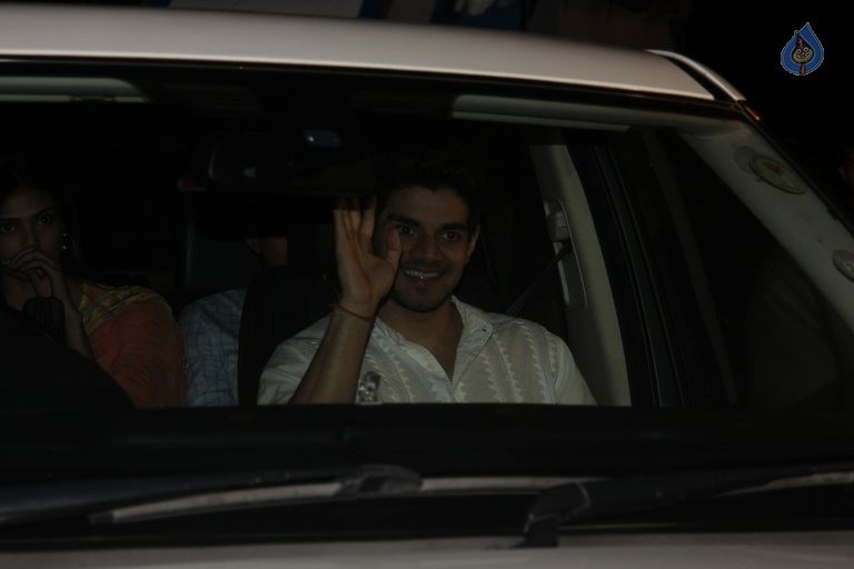 Bollywood Stars Celebrates Ganesh Festival 2015 - 55 / 63 photos