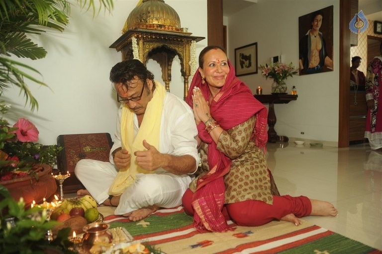 Bollywood Stars Celebrates Ganesh Festival 2015 - 59 / 63 photos