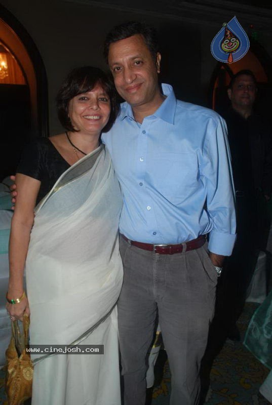 Bollywood Top Models at Rose Fashion Show - 62 / 154 photos