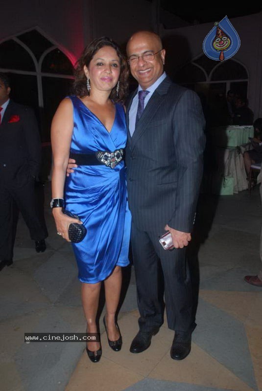 Bollywood Top Models at Rose Fashion Show - 79 / 154 photos