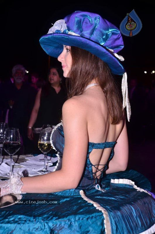 Bollywood Top Models at Rose Fashion Show - 80 / 154 photos