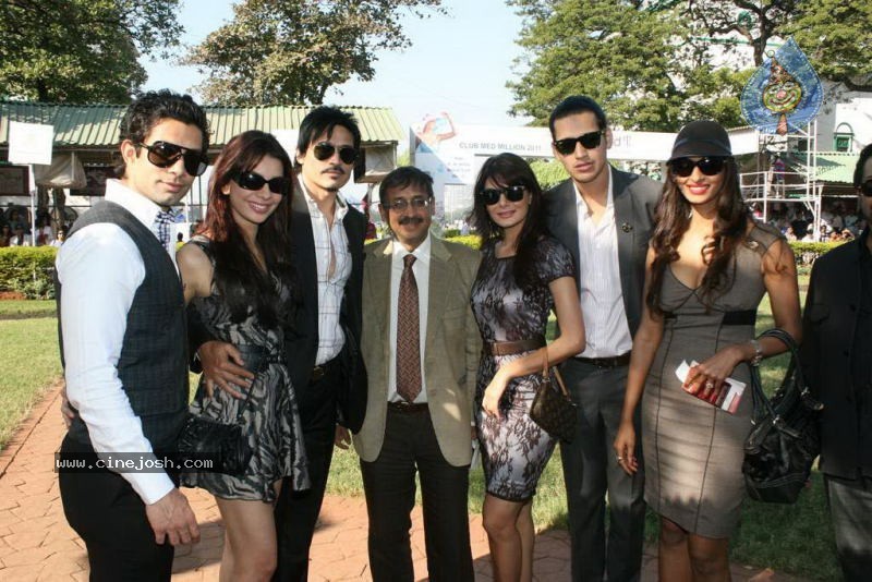 Bollywood Top Models at SIPL Race - 5 / 45 photos