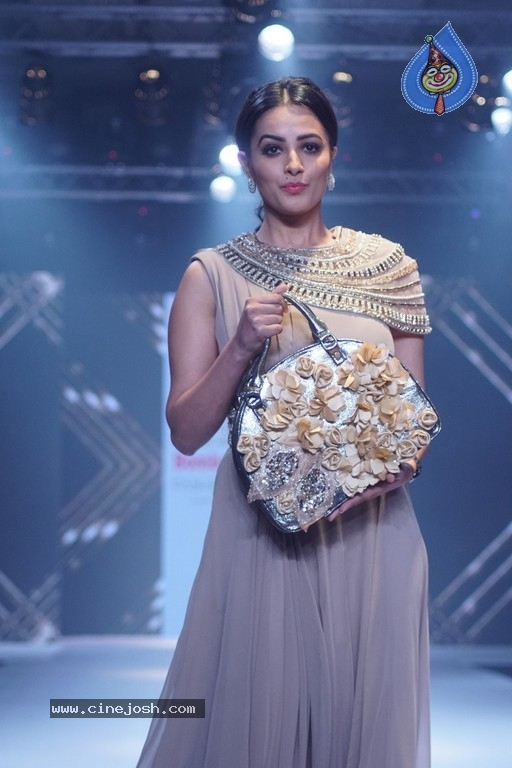 Bombay Times Fashion Week - 5 / 52 photos