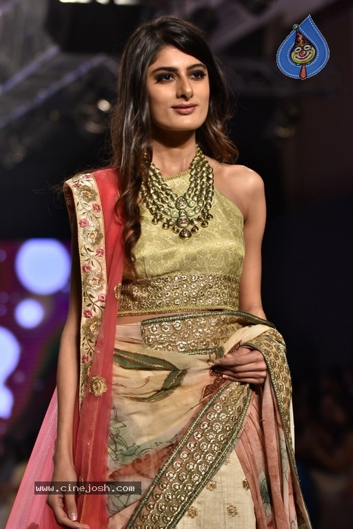 Bombay Times Fashion Week Photos - 64 / 89 photos