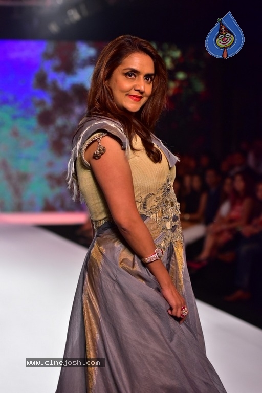 Bombay Times Fashion Week Photos - 70 / 89 photos
