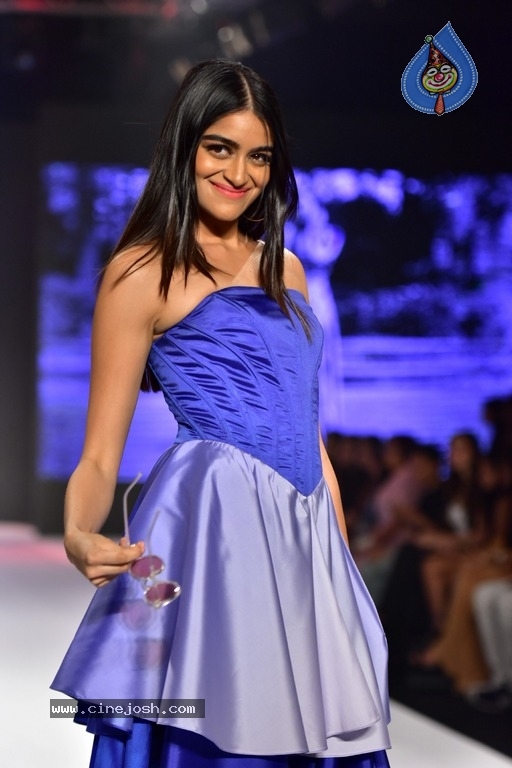 Bombay Times Fashion Week Photos - 78 / 89 photos