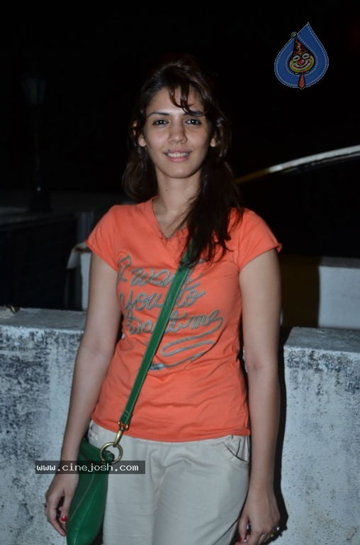 Brinda Parekh Rocking Birthday Party - 10 / 21 photos