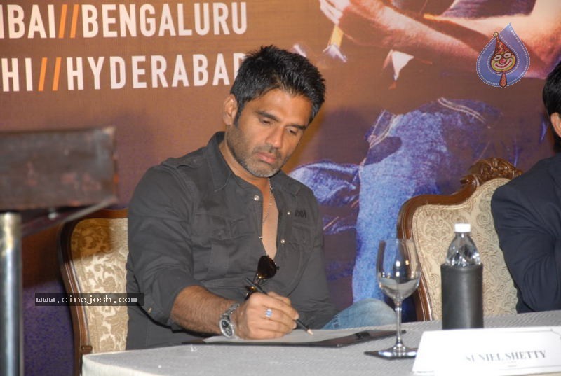 Bryan Adams Live in Concert Press Meet - 7 / 25 photos