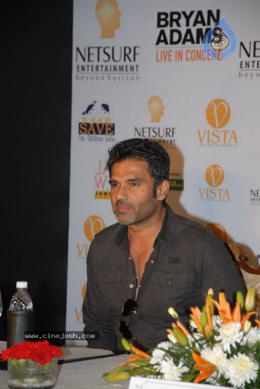 Bryan Adams Live in Concert Press Meet - 16 / 25 photos