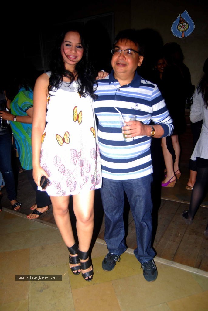 Celebs at Cafe Mangii Restaurants 1st Anniversary Bash - 26 / 31 photos