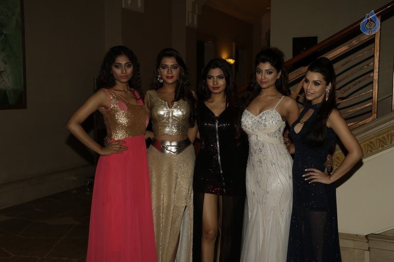 Calendar Girls at Martini Queens Exhibition  - 10 / 37 photos