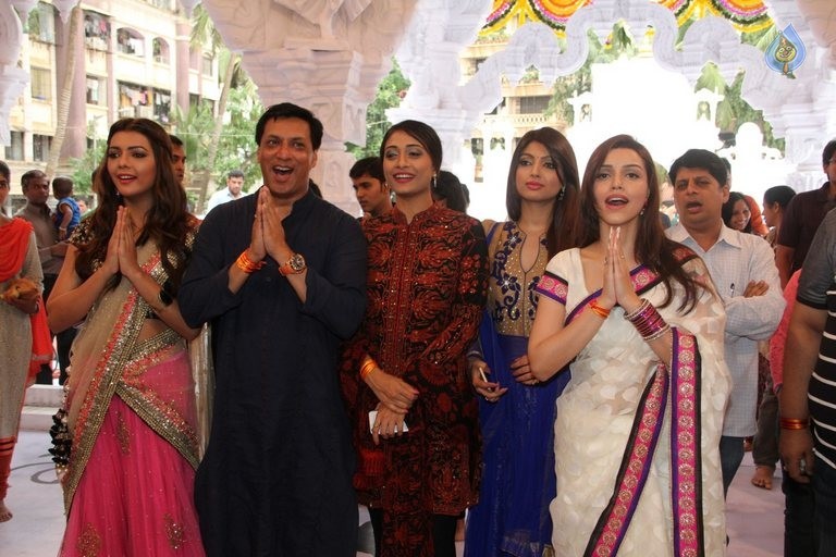 Calendar Girls Team at Andheri Cha Raja - 23 / 42 photos