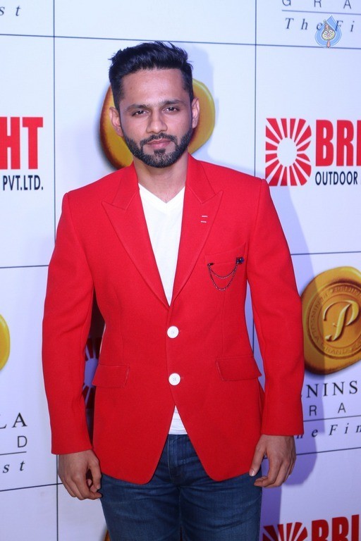 Celebrities at 3rd Bright Award Event - 46 / 50 photos