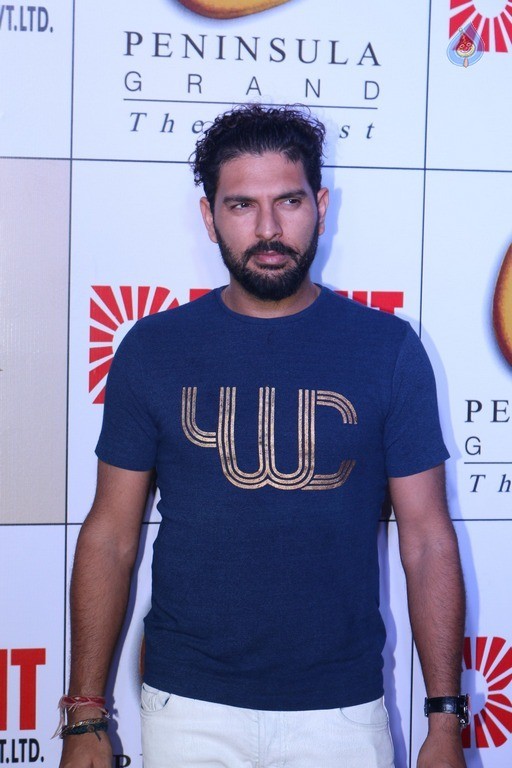 Celebrities at 3rd Bright Award Event - 47 / 50 photos