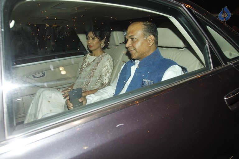 Celebrities at Amitabh Bachchan Hosted Diwali 2015 Party 1 - 23 / 106 photos