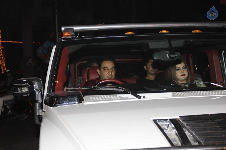 Celebrities at Amitabh Bachchan Hosted Diwali 2015 Party 1 - 31 / 106 photos